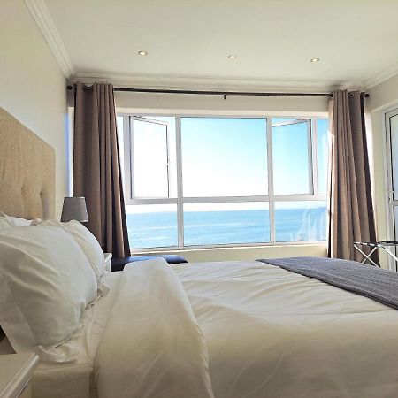 3 Bedroom Sea Facing Family Apartment Cape Town Moullie Point Exterior photo