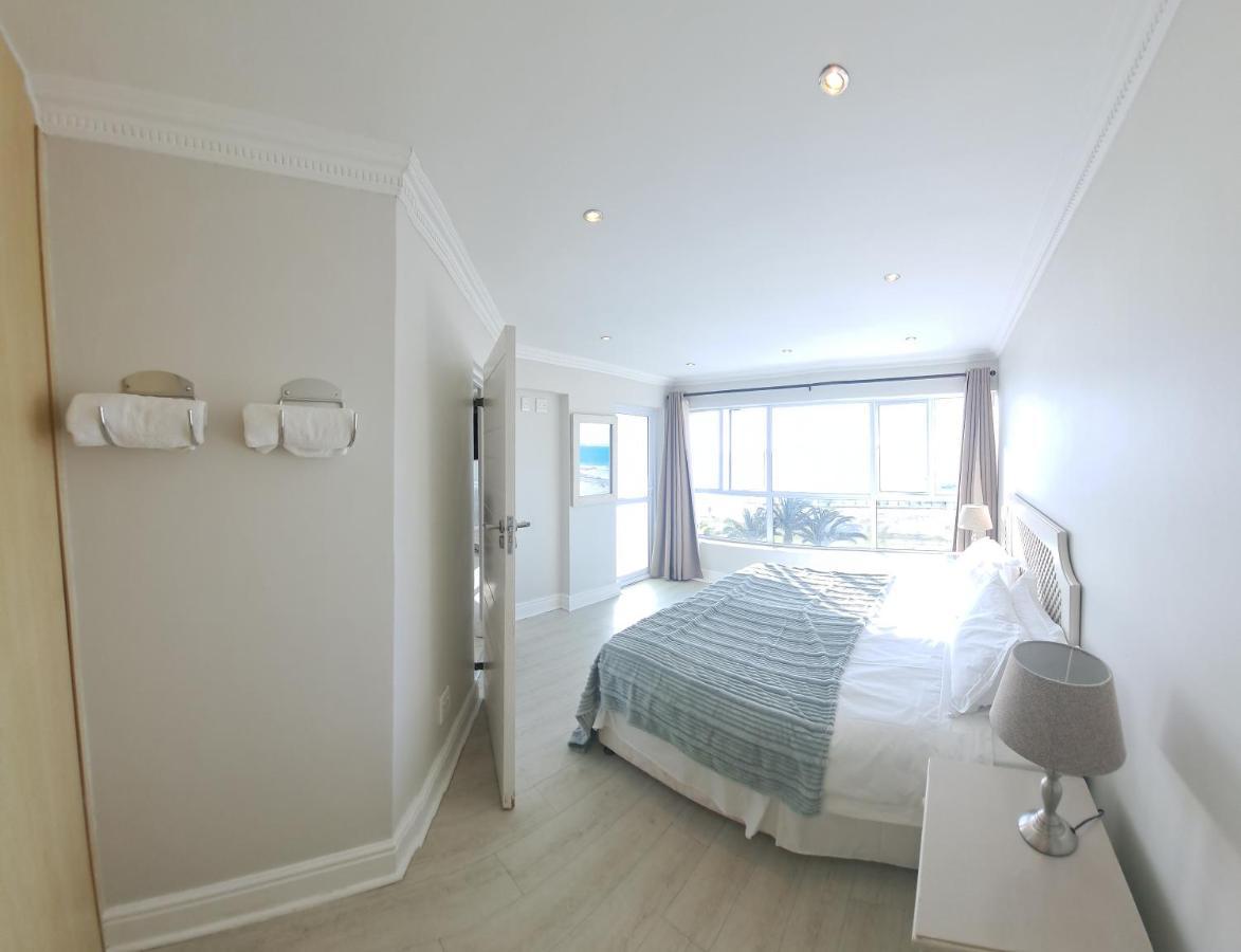 3 Bedroom Sea Facing Family Apartment Cape Town Moullie Point Exterior photo