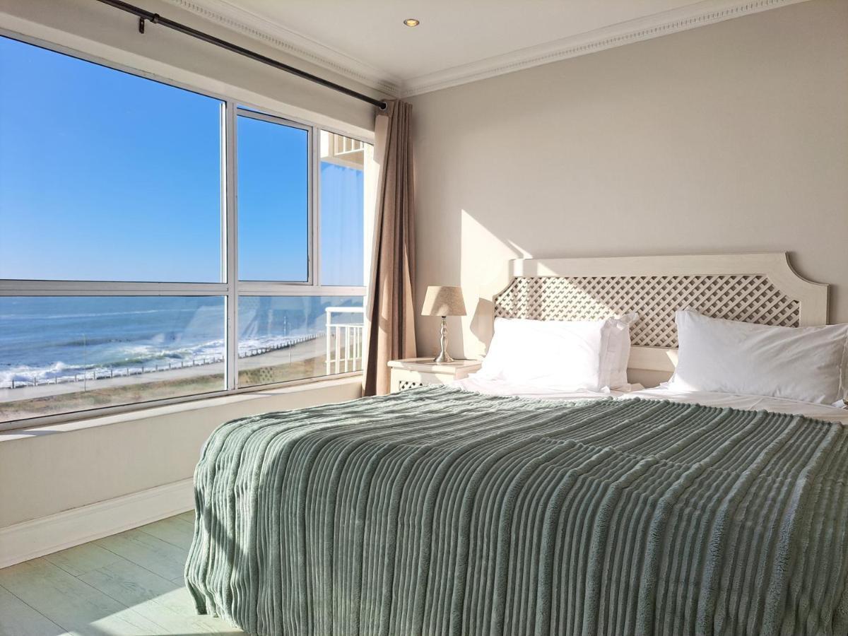3 Bedroom Sea Facing Family Apartment Cape Town Moullie Point Exterior photo