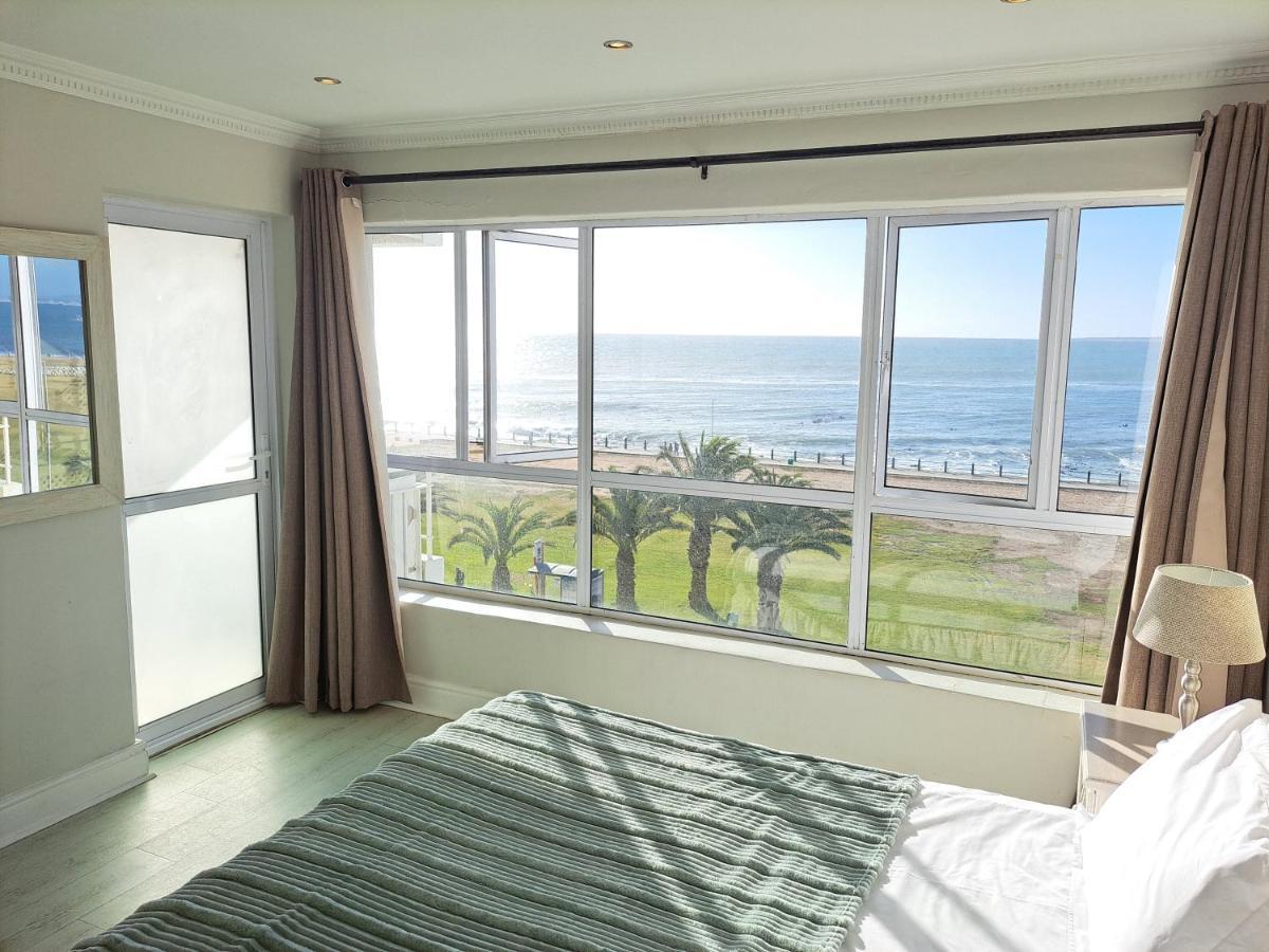 3 Bedroom Sea Facing Family Apartment Cape Town Moullie Point Exterior photo